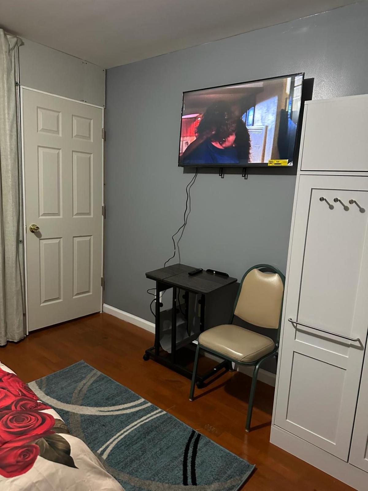 Divine Guest House Room D. 6Mins Near Ewr Newark Airport, 4Mins To Penn Station / Prudential Bilik gambar